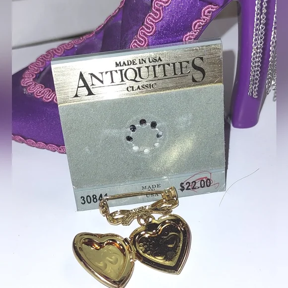 Classic Enamel Heart w/ Vintage Floral on Locket Dangling Gold Bow Brooch - Picture 9 of 11